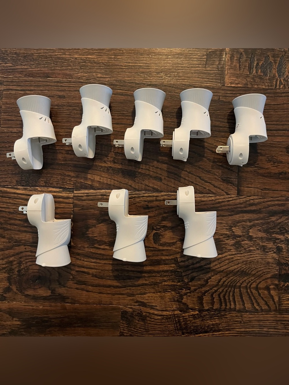 Lot of 8 Plug-In Air-wick base GUC